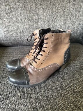Remonte Two-Tone Brown and Black Leather Lace-Up Ankle Boots